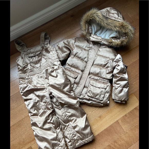 Snowsuit - Picture 1 of 3